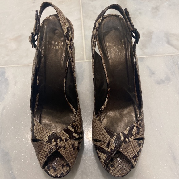 Stuart Weitzman size 8.5 snakeskin print platform shoes. 4”’heels. - Picture 4 of 4